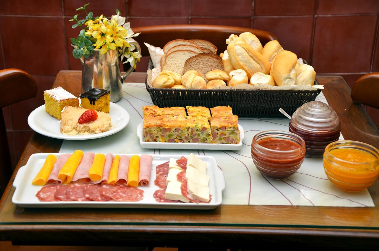 Casa Do Manequinho Hotel E Restaurante Piraí エクステリア 写真
